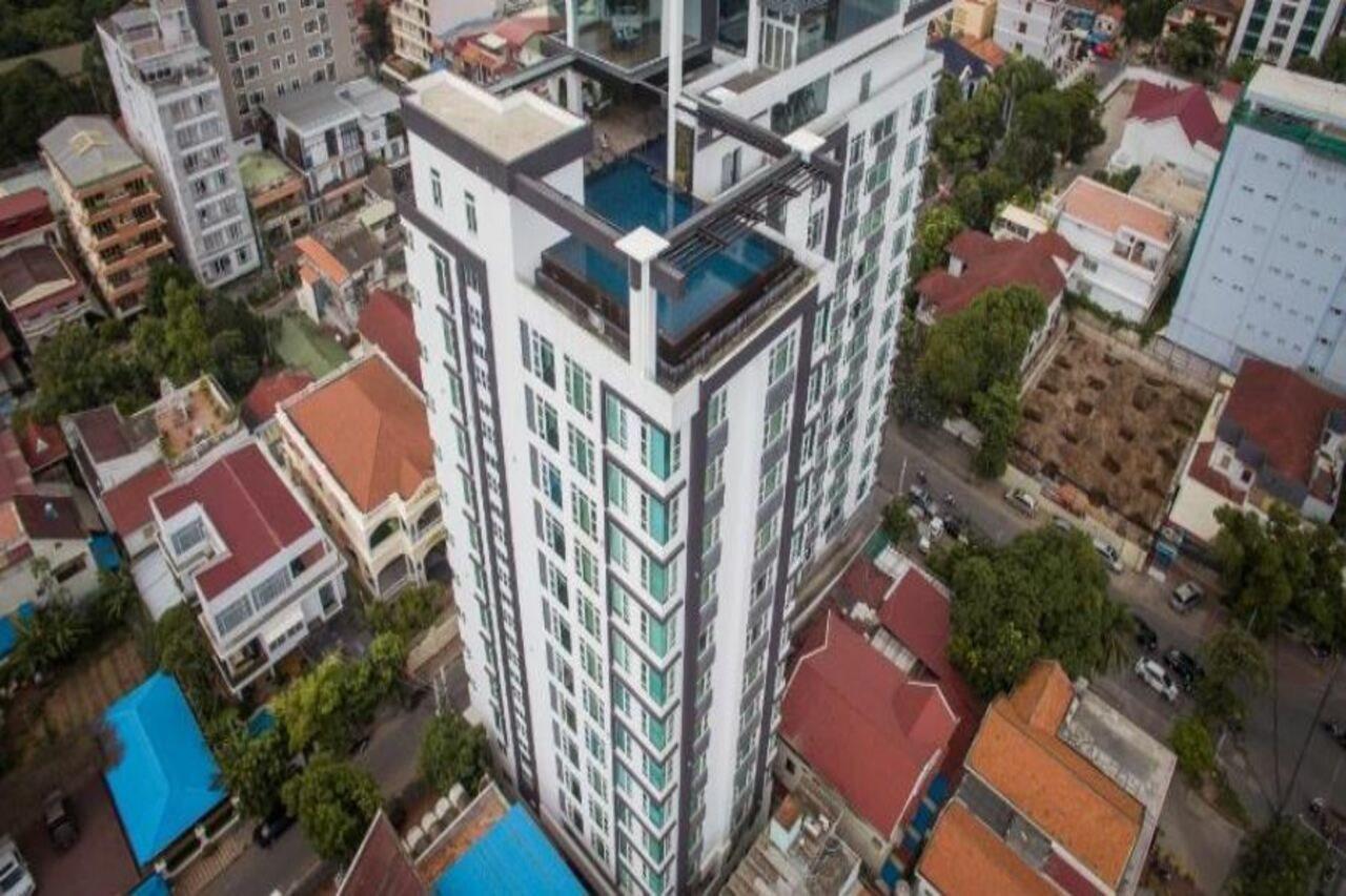 Naki Suites @ Silvertown Phnom Penh Exteriör bild