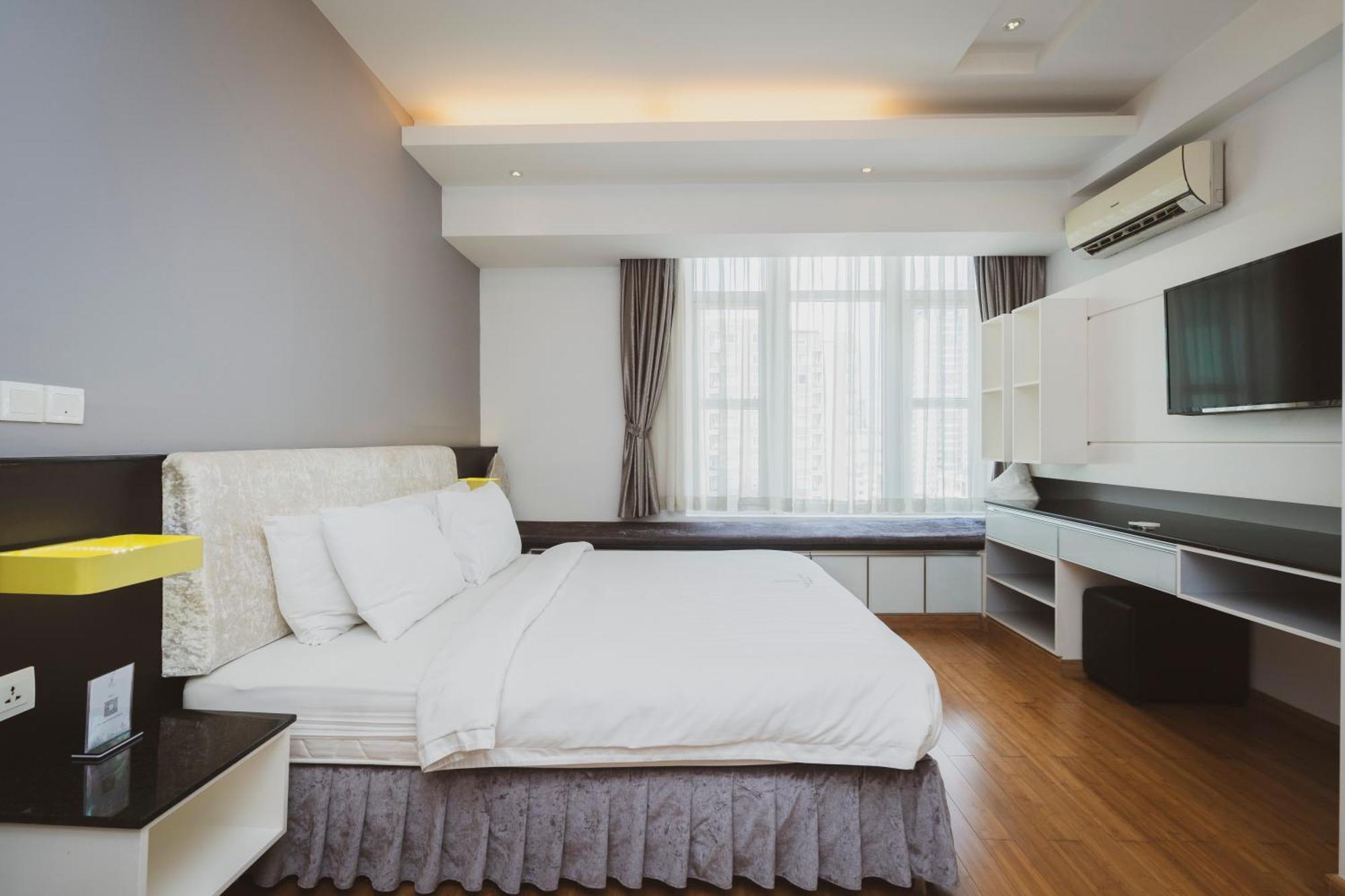 Naki Suites @ Silvertown Phnom Penh Exteriör bild