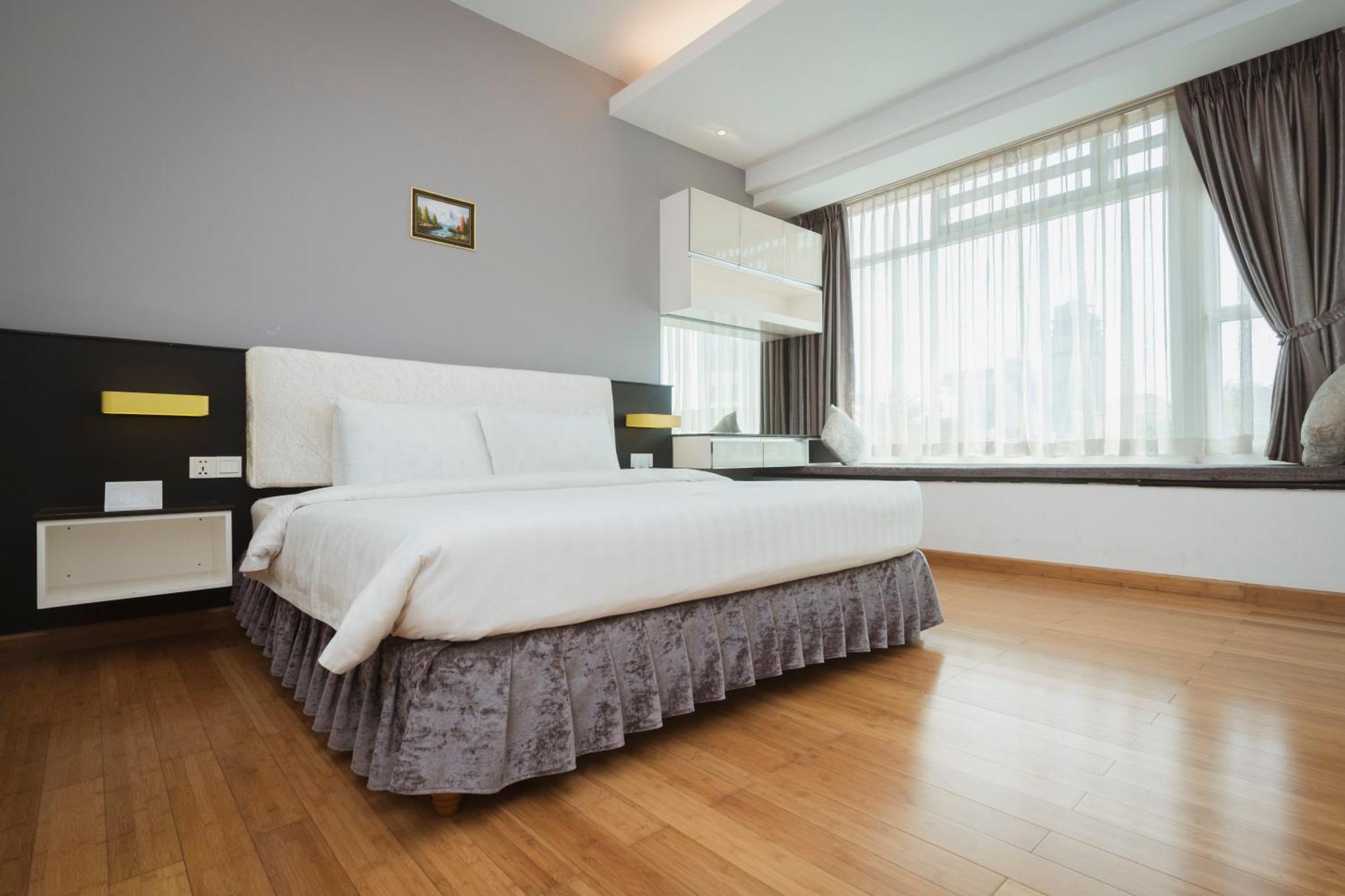 Naki Suites @ Silvertown Phnom Penh Exteriör bild