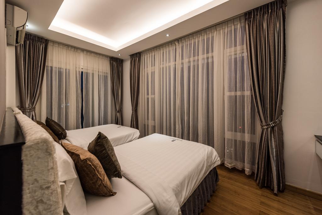 Naki Suites @ Silvertown Phnom Penh Exteriör bild