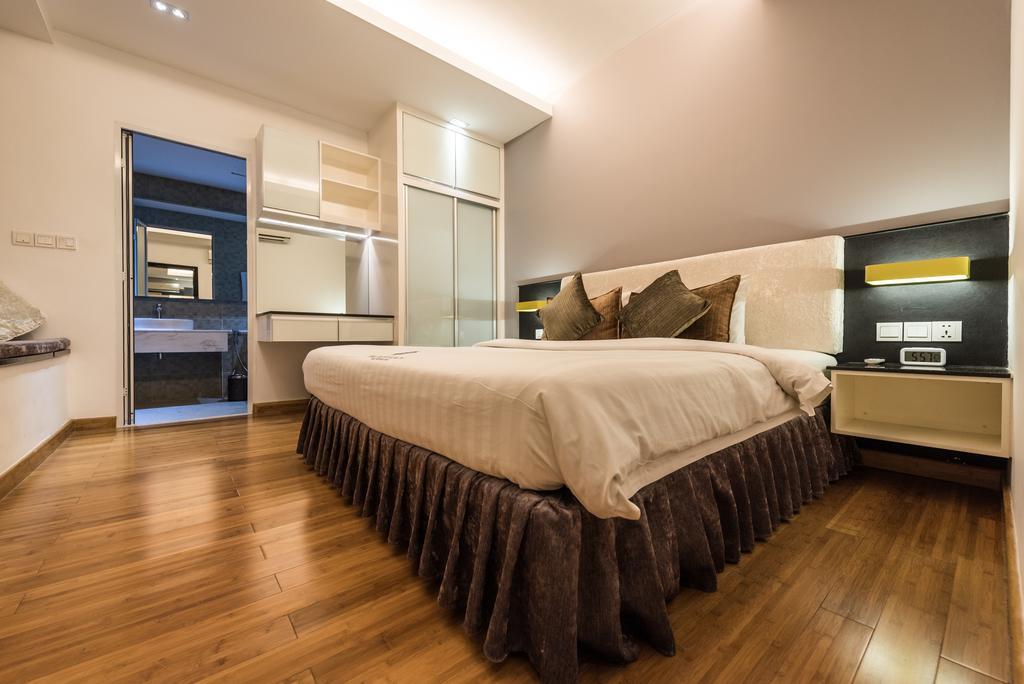 Naki Suites @ Silvertown Phnom Penh Exteriör bild